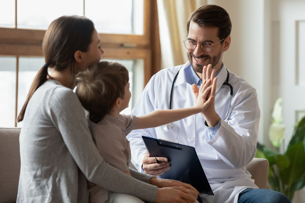 Você está visualizando atualmente Dia do Médico e as principais especialidades da Medicina